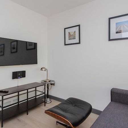 Stylish 1 Bedroom Apartment In Holborn In A Great Location ลอนดอน ภายนอก รูปภาพ