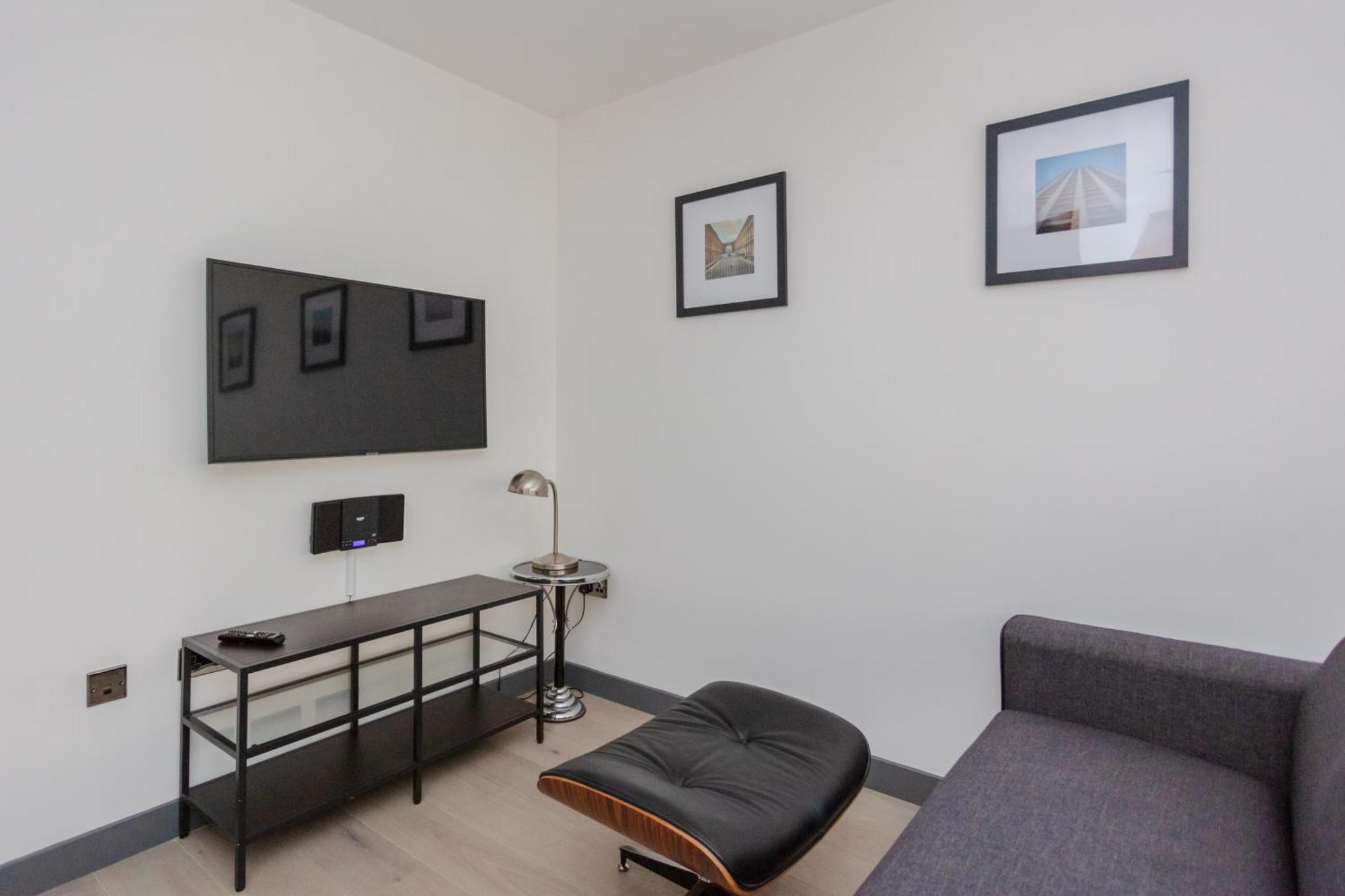 Stylish 1 Bedroom Apartment In Holborn In A Great Location ลอนดอน ภายนอก รูปภาพ